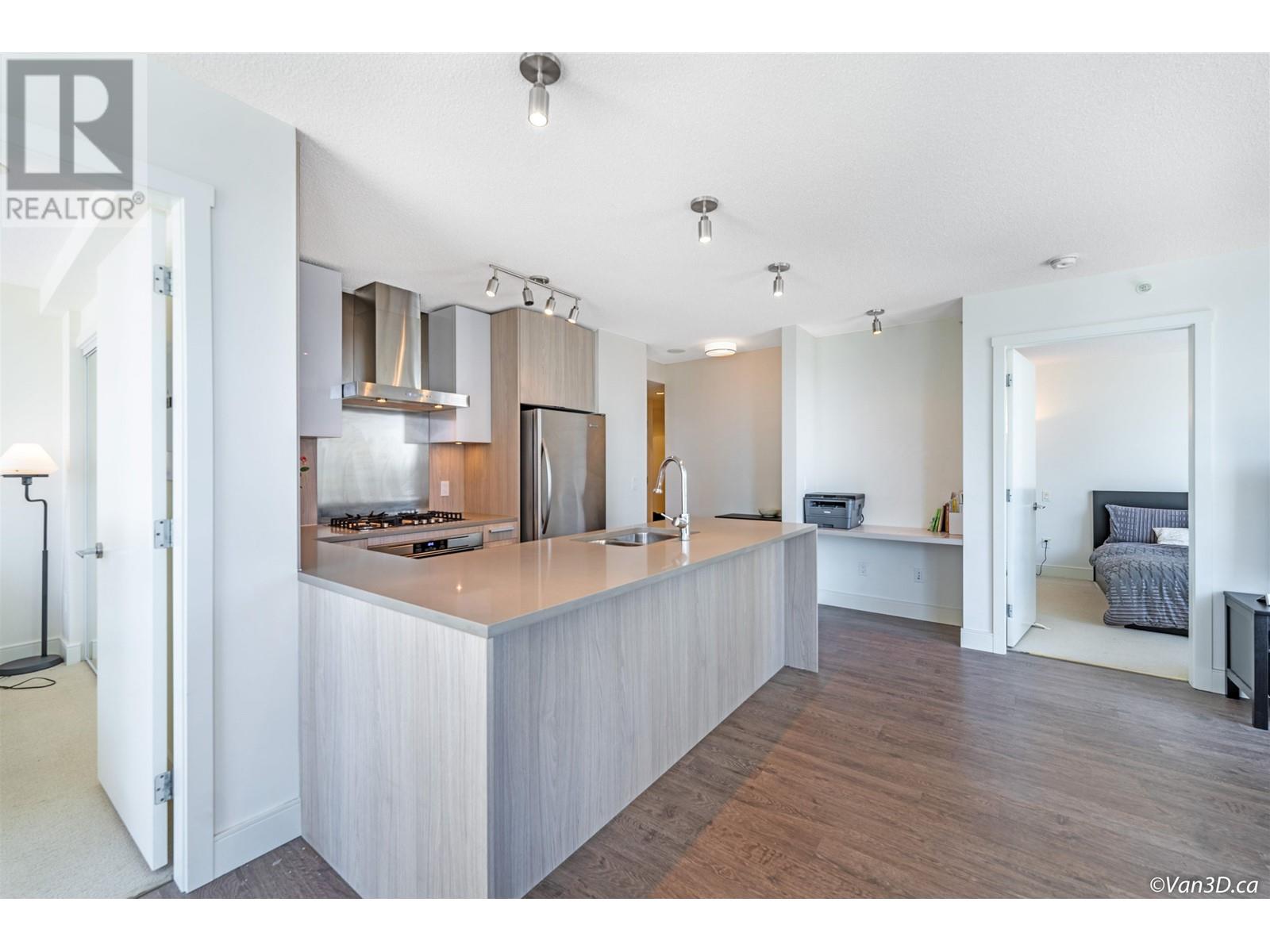 1707 3007 Glen Drive, Coquitlam, British Columbia  V3B 0L8 - Photo 8 - R2801773