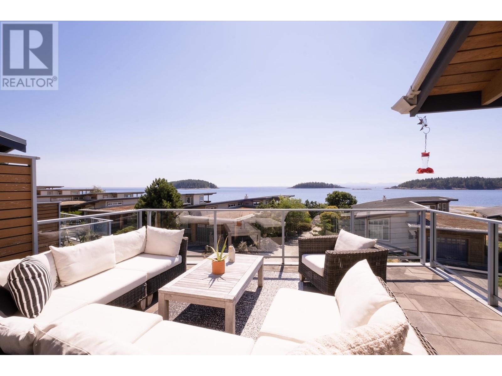 5379 WAKEFIELD BEACH LANE, sechelt, British Columbia