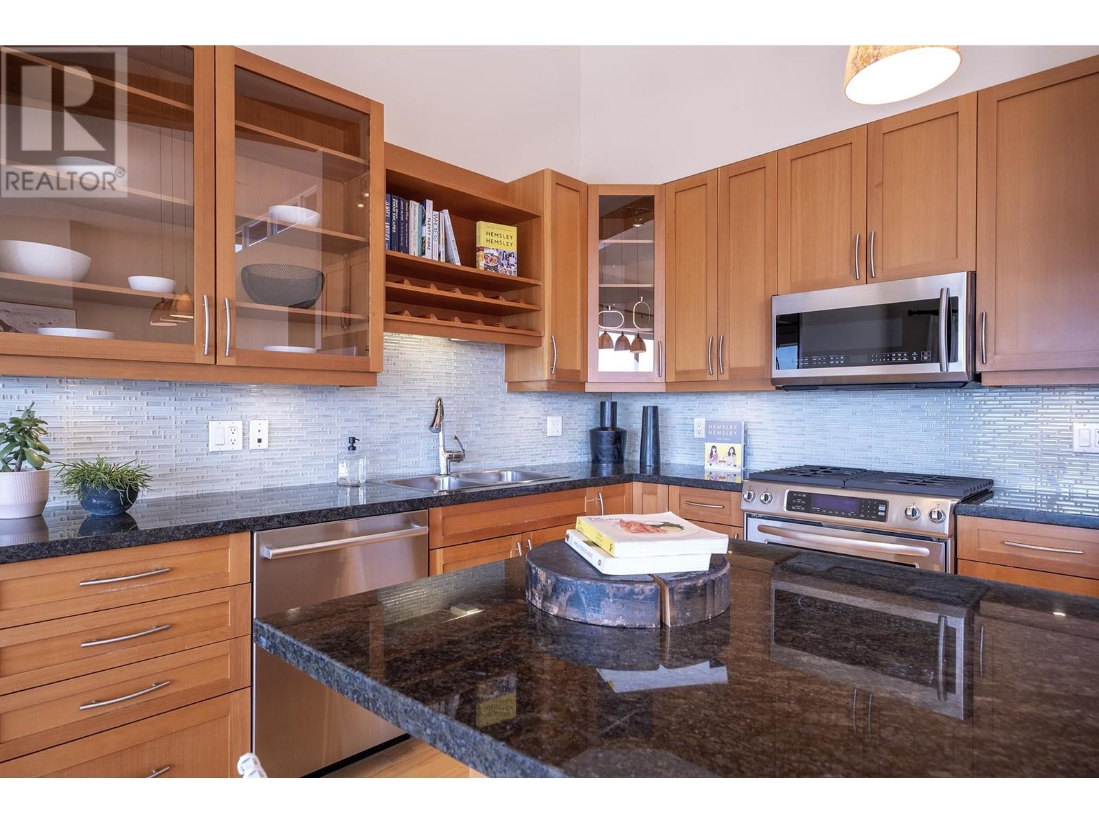 5379 Wakefield Beach Lane, Sechelt, British Columbia  V7Z 0T6 - Photo 12 - R2808020
