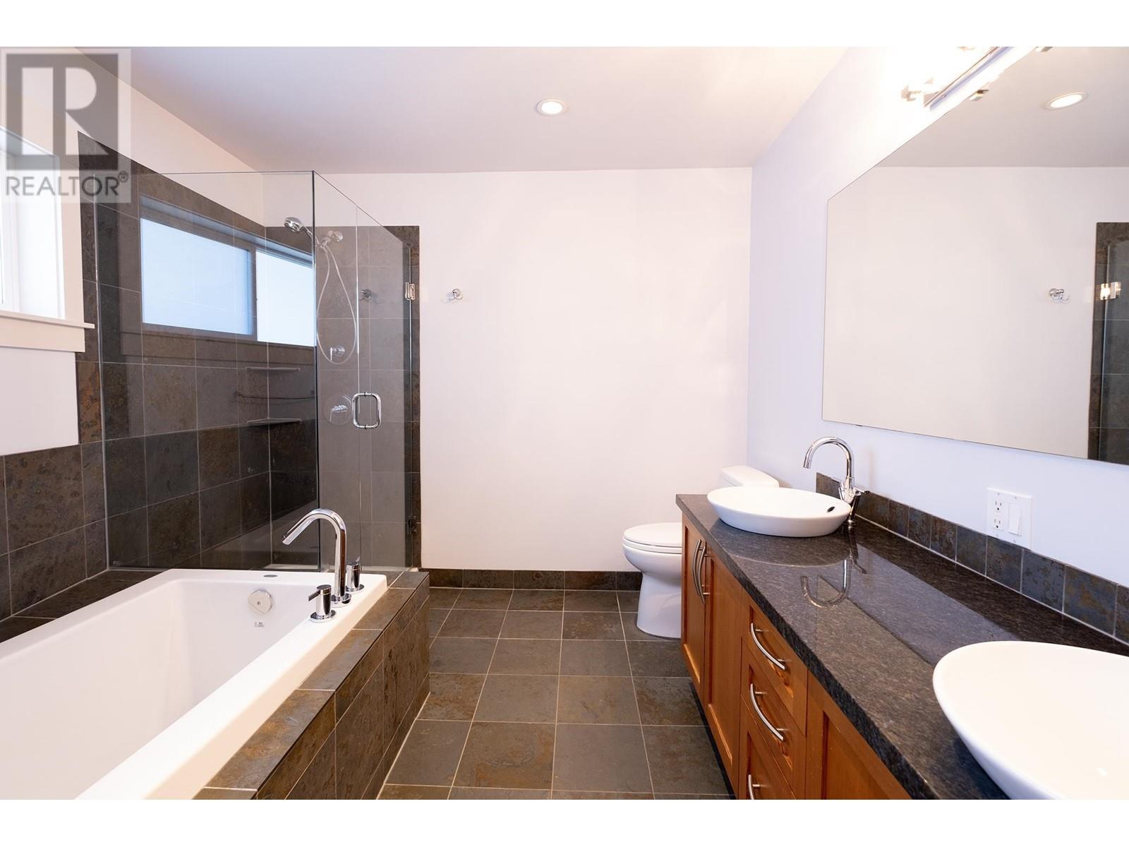 5379 Wakefield Beach Lane, Sechelt, British Columbia  V7Z 0T6 - Photo 21 - R2808020