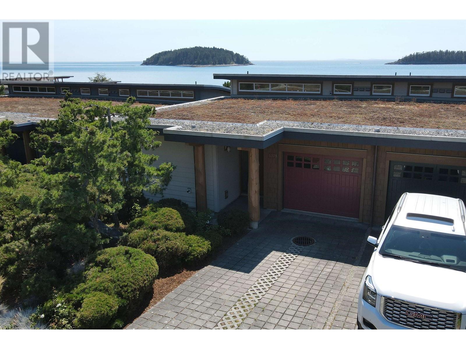 5379 Wakefield Beach Lane, Sechelt, British Columbia  V7Z 0T6 - Photo 3 - R2808020