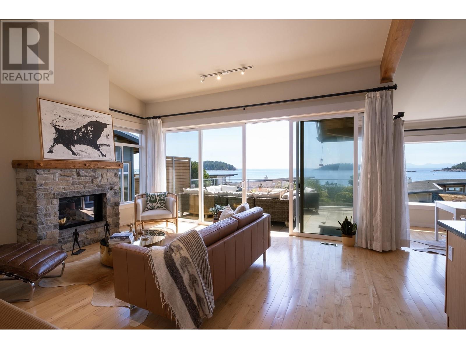5379 Wakefield Beach Lane, Sechelt, British Columbia  V7Z 0T6 - Photo 4 - R2808020