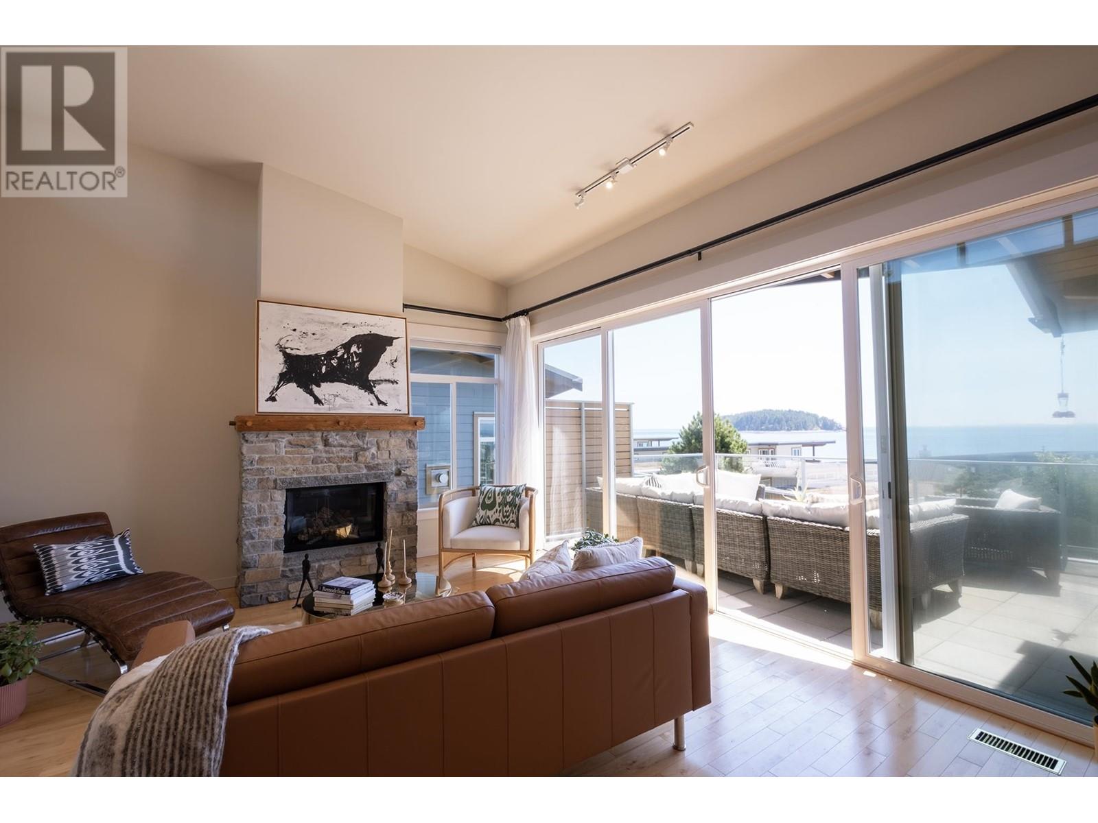 5379 Wakefield Beach Lane, Sechelt, British Columbia  V7Z 0T6 - Photo 6 - R2808020
