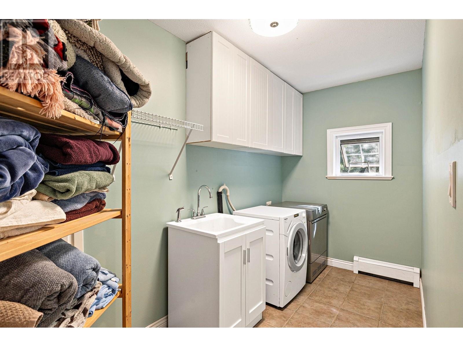 26045 100th Avenue, Maple Ridge, British Columbia  V2W 1S4 - Photo 24 - R2807957