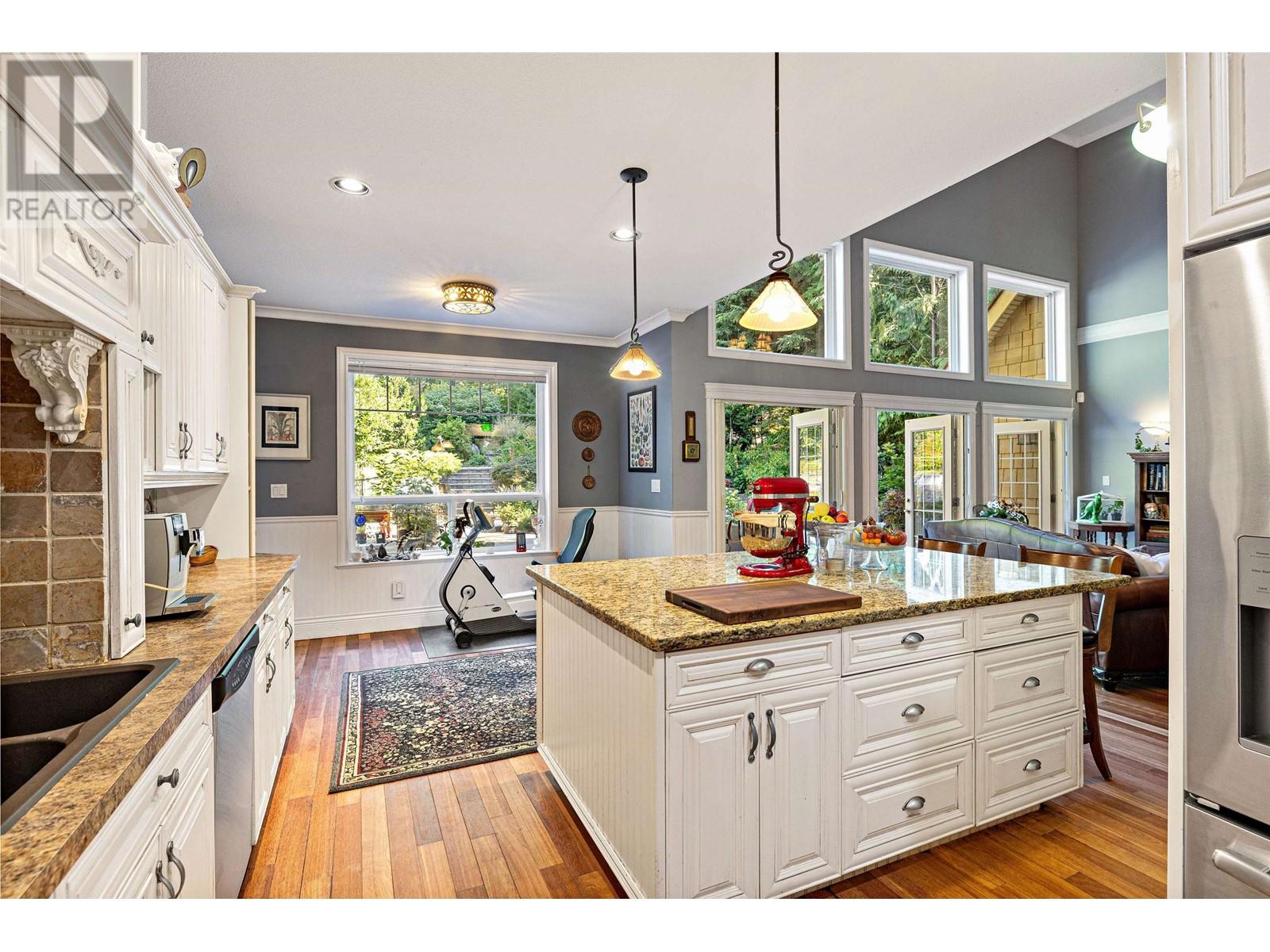 26045 100th Avenue, Maple Ridge, British Columbia  V2W 1S4 - Photo 15 - R2807957