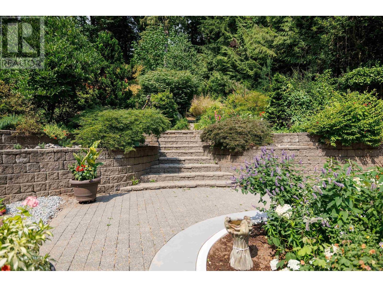 26045 100th Avenue, Maple Ridge, British Columbia  V2W 1S4 - Photo 33 - R2807957