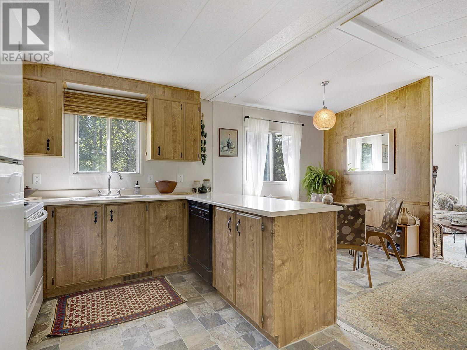 2242 Porter Road, Roberts Creek, British Columbia  V0N 2W5 - Photo 34 - R2801120