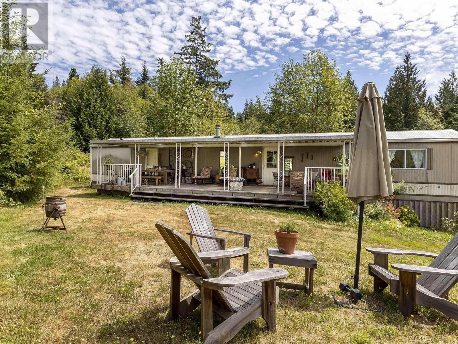 2242 Porter Road, Roberts Creek, British Columbia  V0N 2W5 - Photo 33 - R2801120