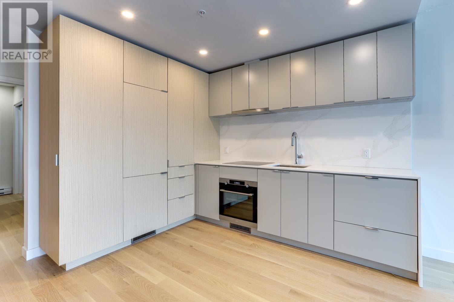701 239 KEEFER STREET, vancouver, British Columbia