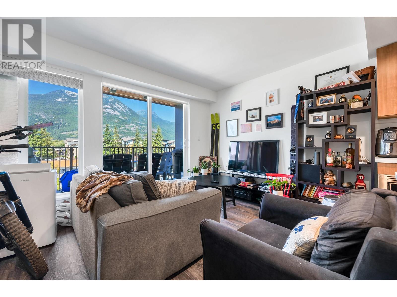 306 1365 Pemberton Avenue, Squamish, British Columbia  V7P 2R6 - Photo 11 - R2808162