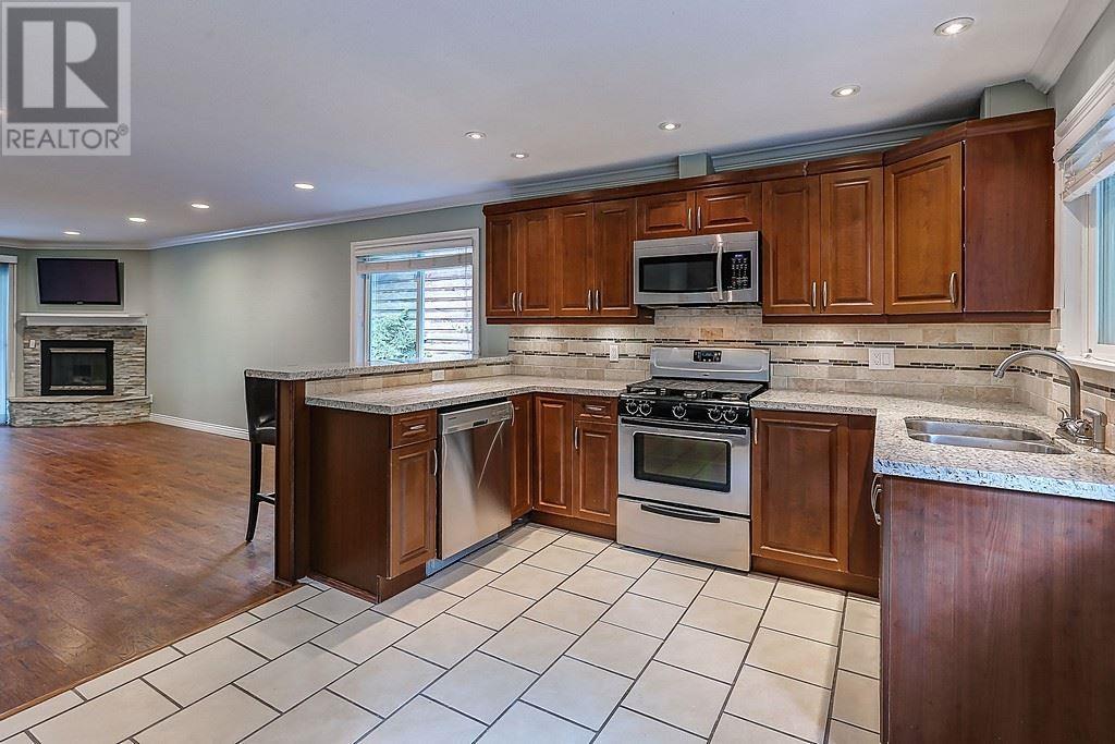 1417 Laurier Avenue, Port Coquitlam, British Columbia  V3B 2B9 - Photo 2 - R2807975