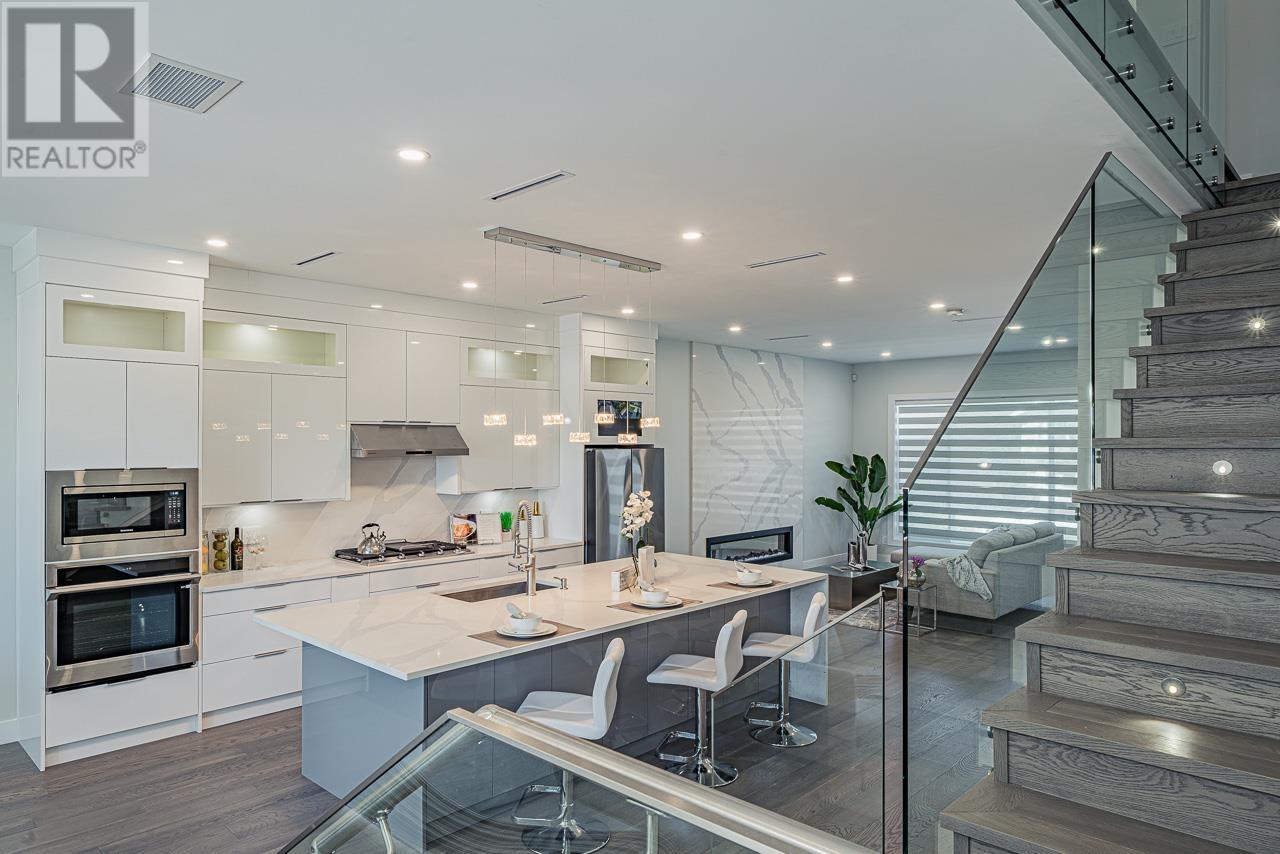325 E 17th Street, North Vancouver, British Columbia  V7L 2W1 - Photo 13 - R2806492