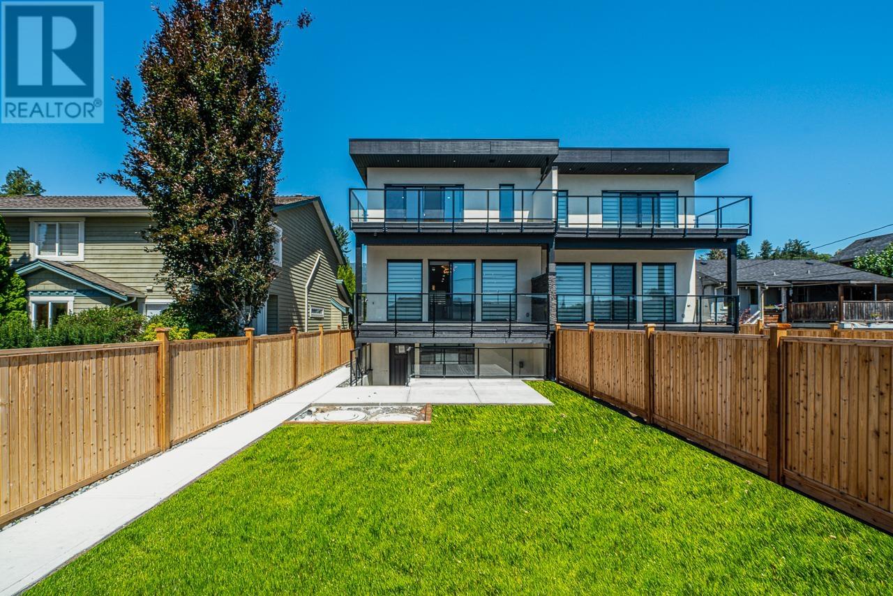 325 E 17th Street, North Vancouver, British Columbia  V7L 2W1 - Photo 2 - R2806492