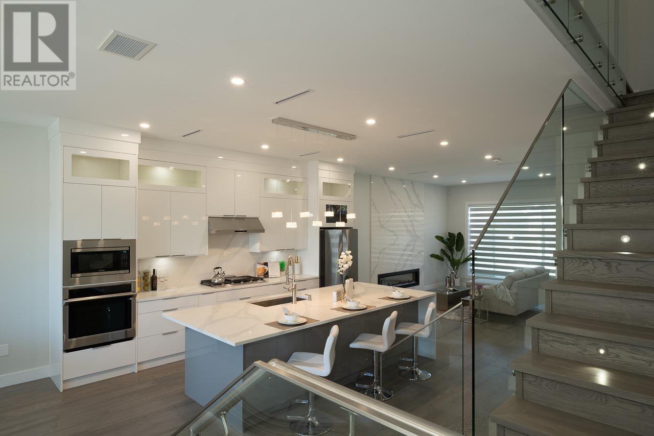 323 E 17th Street, North Vancouver, British Columbia  V7L 2W1 - Photo 14 - R2806487