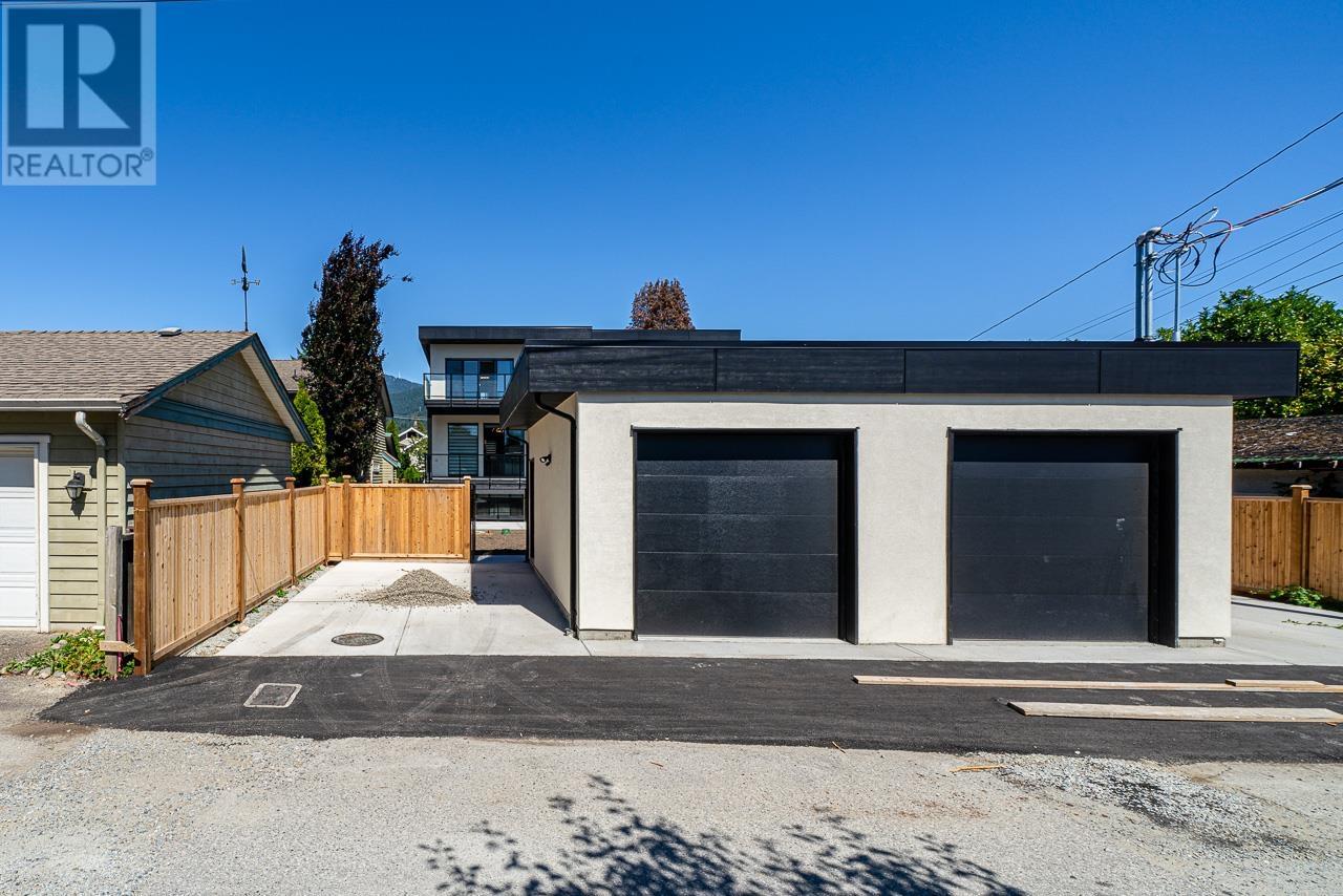 323 E 17th Street, North Vancouver, British Columbia  V7L 2W1 - Photo 37 - R2806487