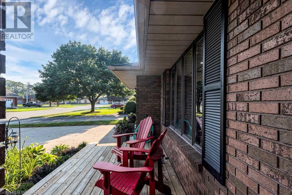 6 Christopher Court, Tillsonburg, Ontario  N4G 4W5 - Photo 2 - 40468332