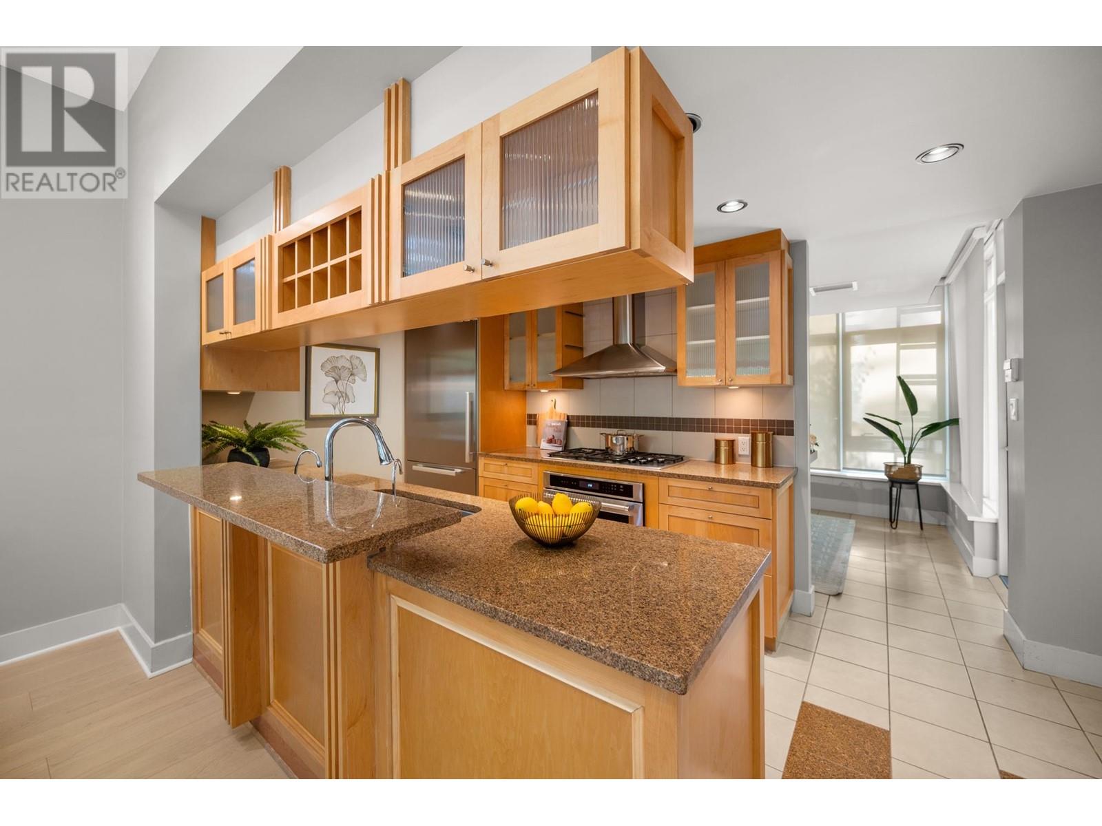 423 Beach Crescent, Vancouver, British Columbia  V6Z 3C9 - Photo 11 - R2808188