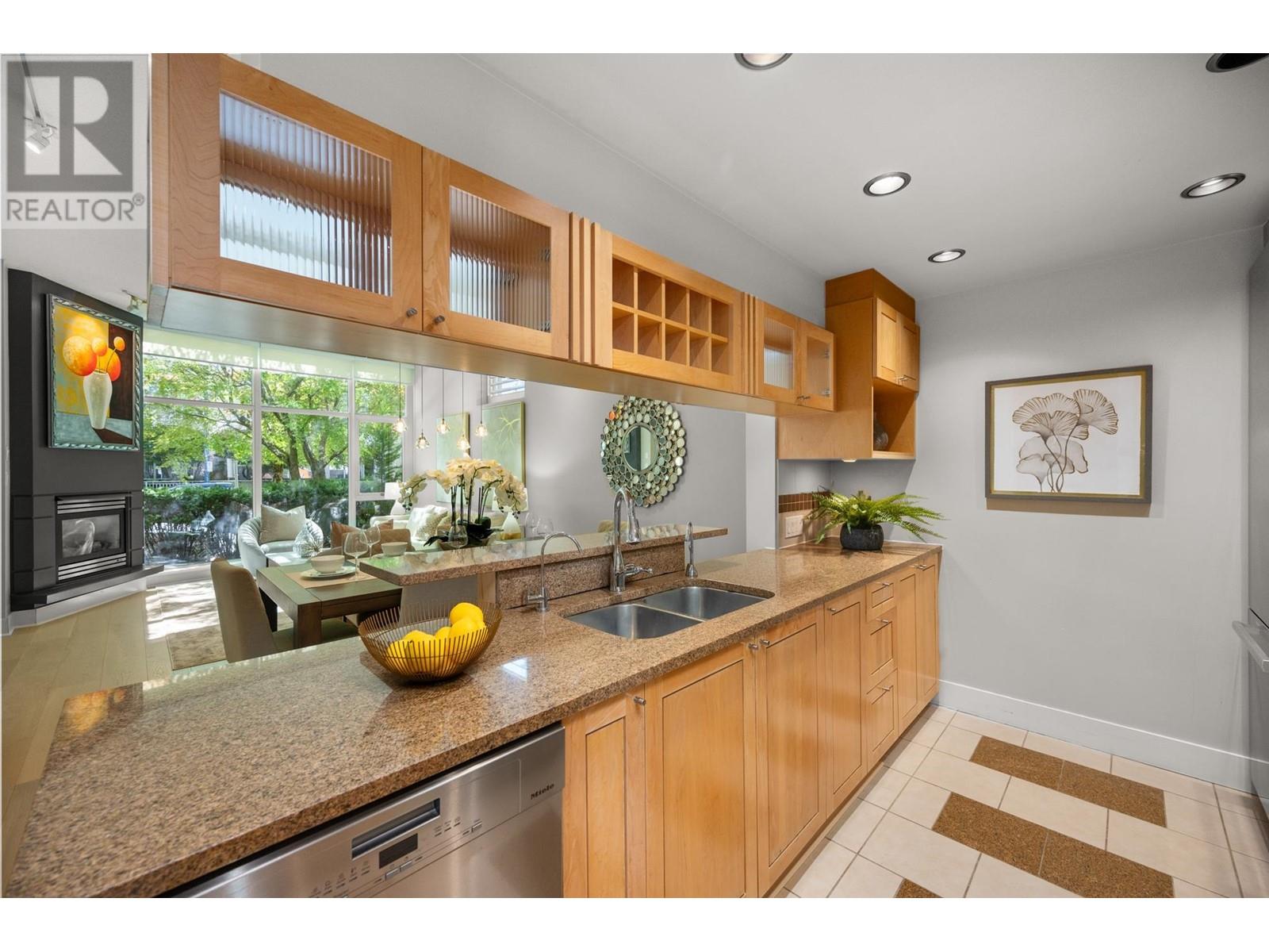 423 Beach Crescent, Vancouver, British Columbia  V6Z 3C9 - Photo 13 - R2808188