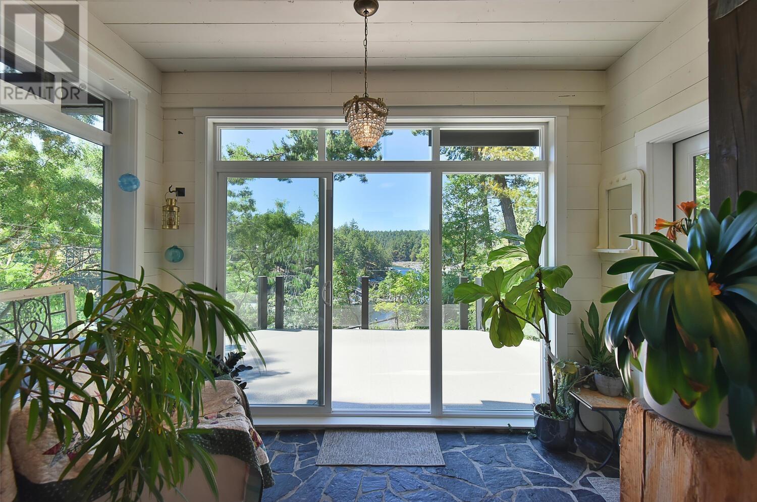 5527 Sans Souci Road, Halfmoon Bay, British Columbia  V7Z 1B6 - Photo 12 - R2808208