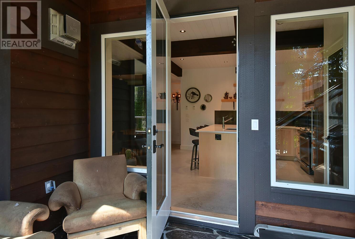 5527 Sans Souci Road, Halfmoon Bay, British Columbia  V7Z 1B6 - Photo 28 - R2808208