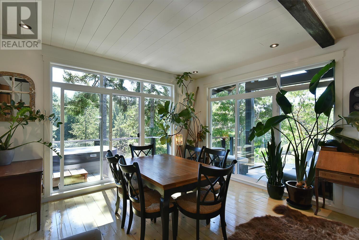 5527 Sans Souci Road, Halfmoon Bay, British Columbia  V7Z 1B6 - Photo 4 - R2808208