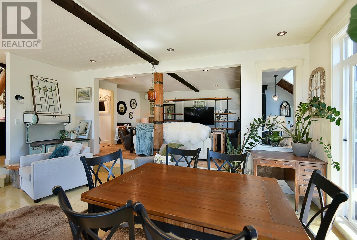 5527 Sans Souci Road, Halfmoon Bay, British Columbia  V7Z 1B6 - Photo 5 - R2808208