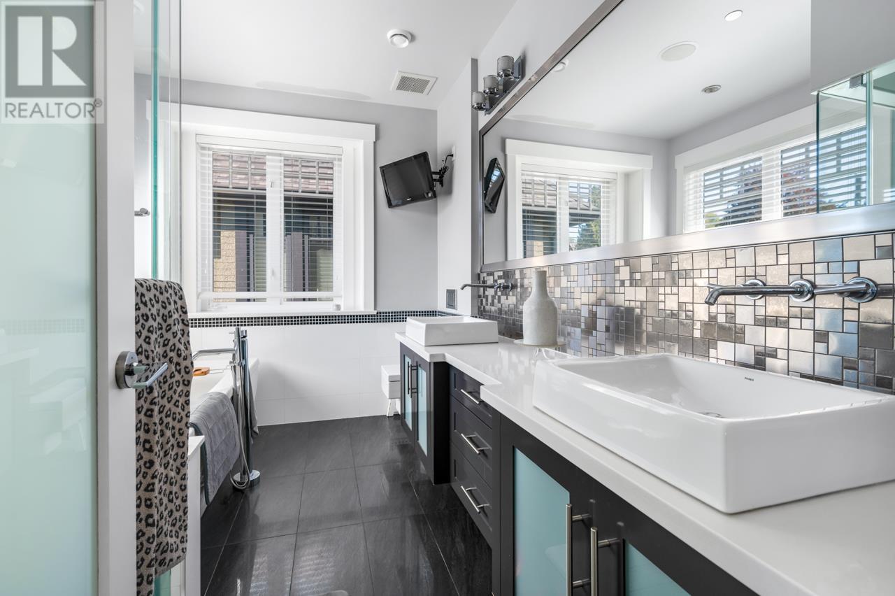 3088 W 19th Avenue, Vancouver, British Columbia  V6L 1E7 - Photo 13 - R2806774