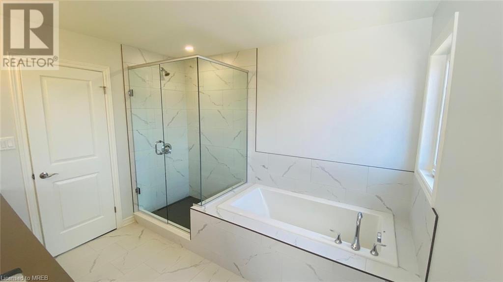 7 Welch Court, St. Thomas, Ontario  N5R 0M1 - Photo 2 - 40471177