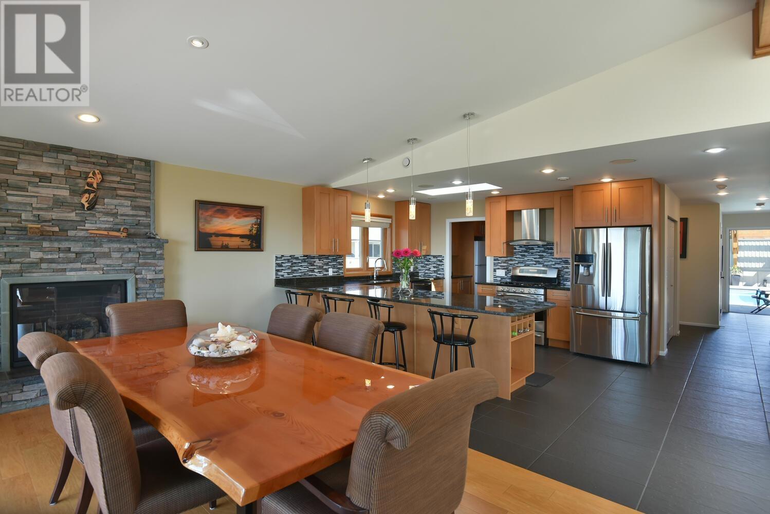 6250 Apollo Road, Sechelt, British Columbia  V7Z 0N7 - Photo 9 - R2788722