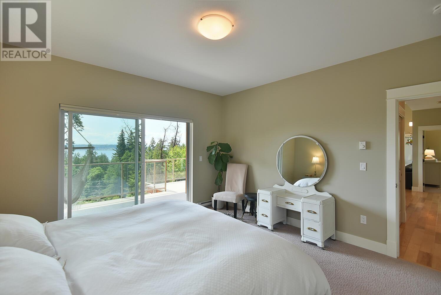 10817 Wood Bay Ridge Road, Halfmoon Bay, British Columbia  V7B 1B8 - Photo 11 - R2792342