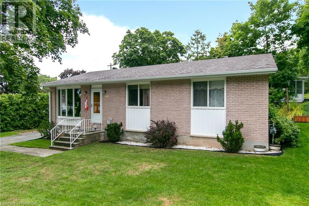 995 10th Avenue E, Owen Sound, Ontario  N4K 3H8 - Photo 1 - 40470375