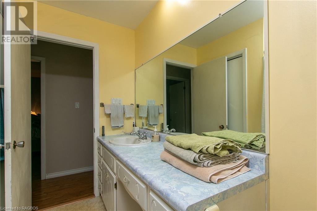 995 10th Avenue E, Owen Sound, Ontario  N4K 3H8 - Photo 16 - 40470375