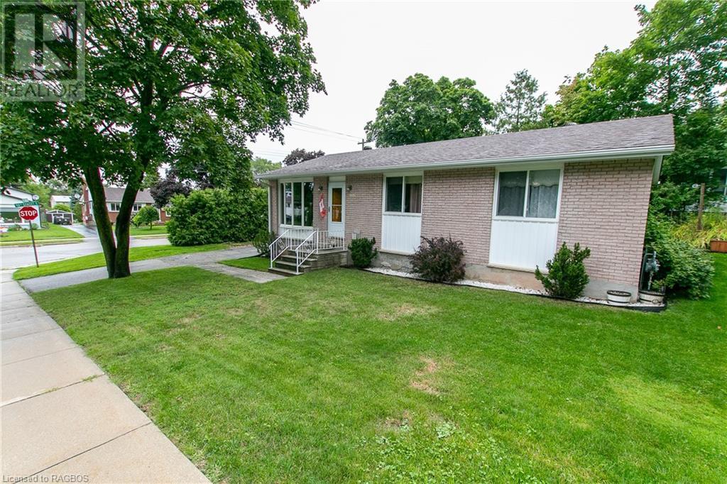 995 10th Avenue E, Owen Sound, Ontario  N4K 3H8 - Photo 2 - 40470375