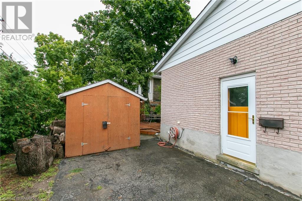 995 10th Avenue E, Owen Sound, Ontario  N4K 3H8 - Photo 4 - 40470375