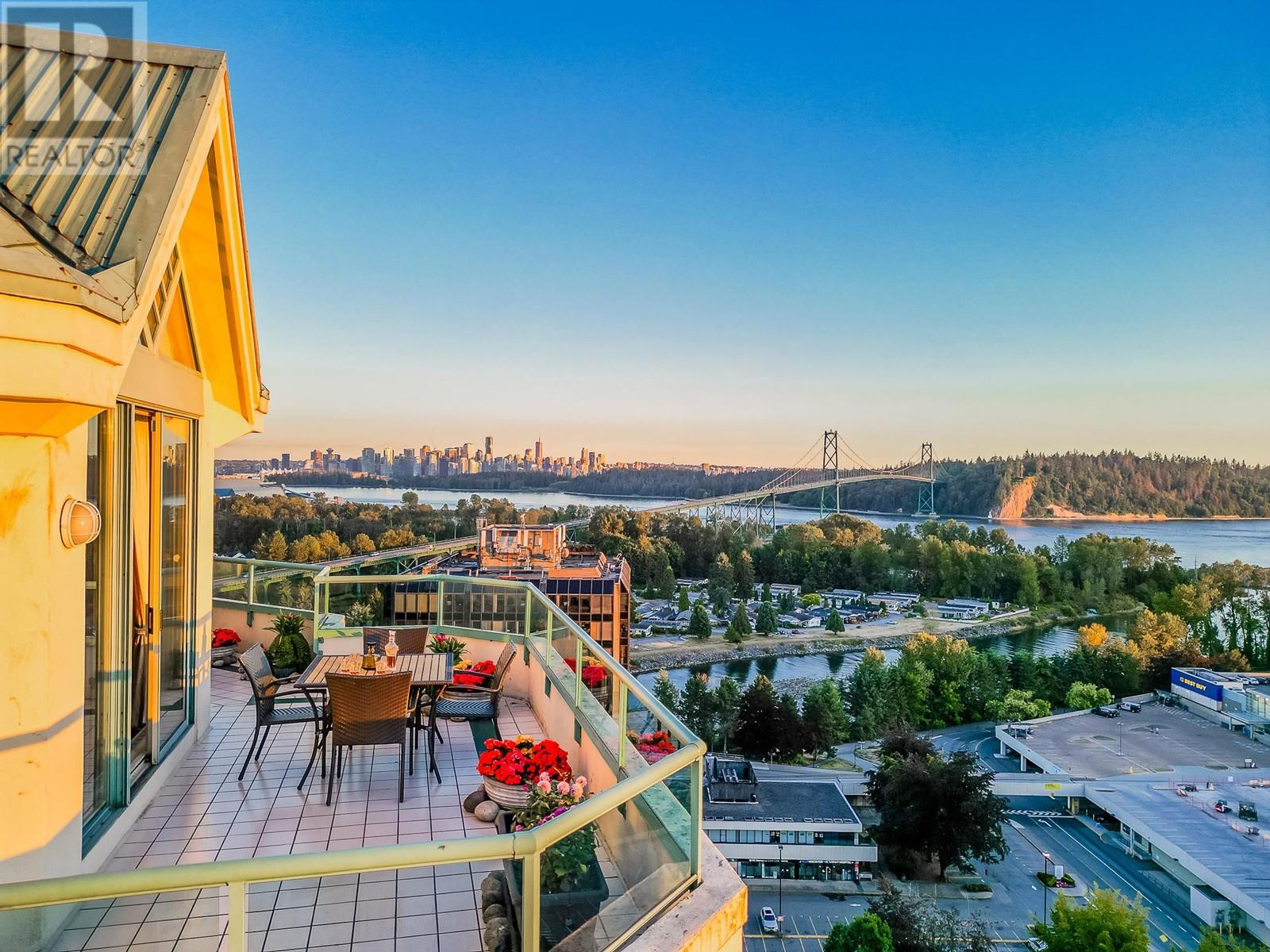 Ph3 338 Taylor Way, West Vancouver, British Columbia  V7T 2Y1 - Photo 2 - R2808241