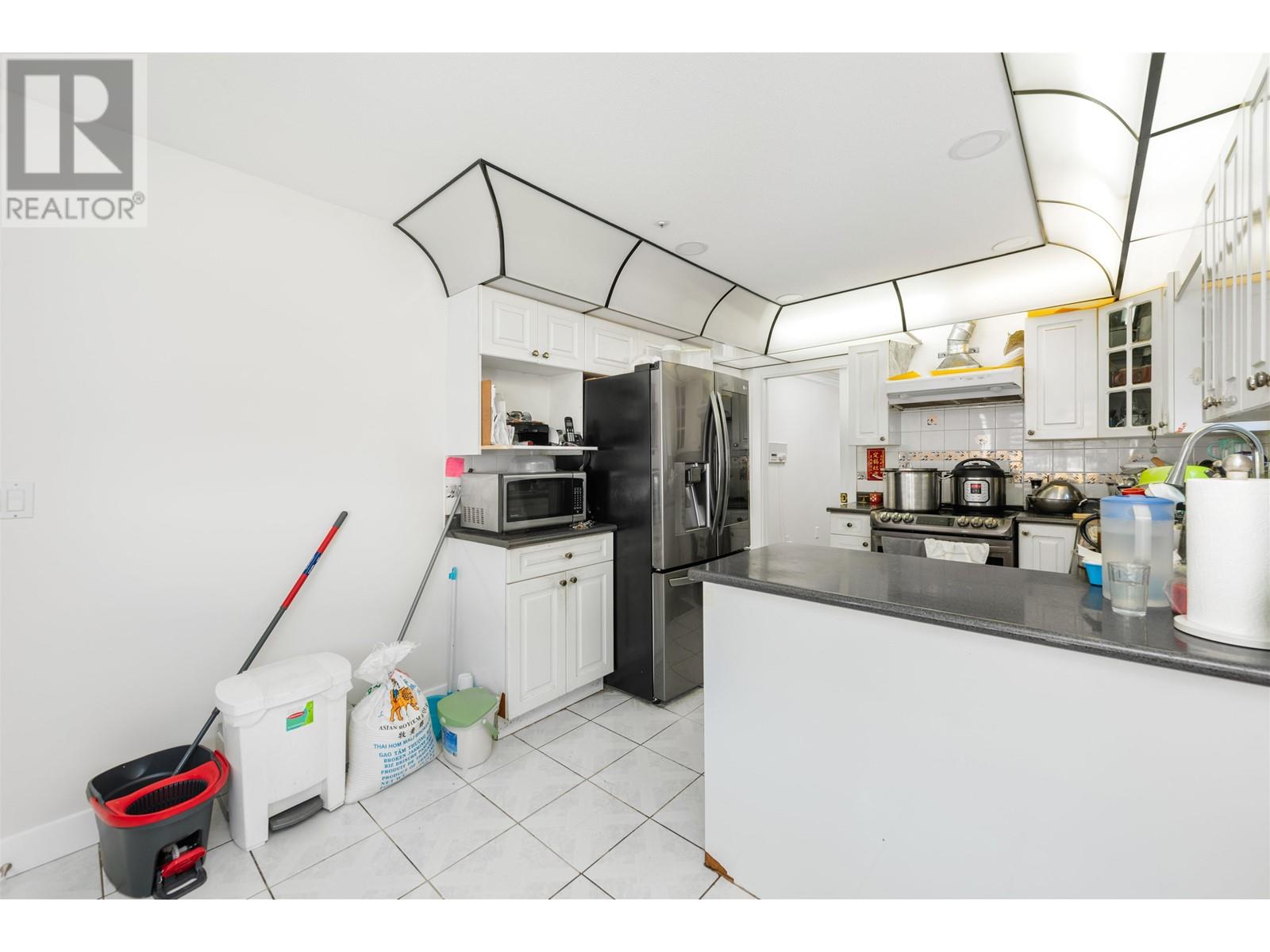 809 E 64th Avenue, Vancouver, British Columbia  V5X 2N5 - Photo 10 - R2808279