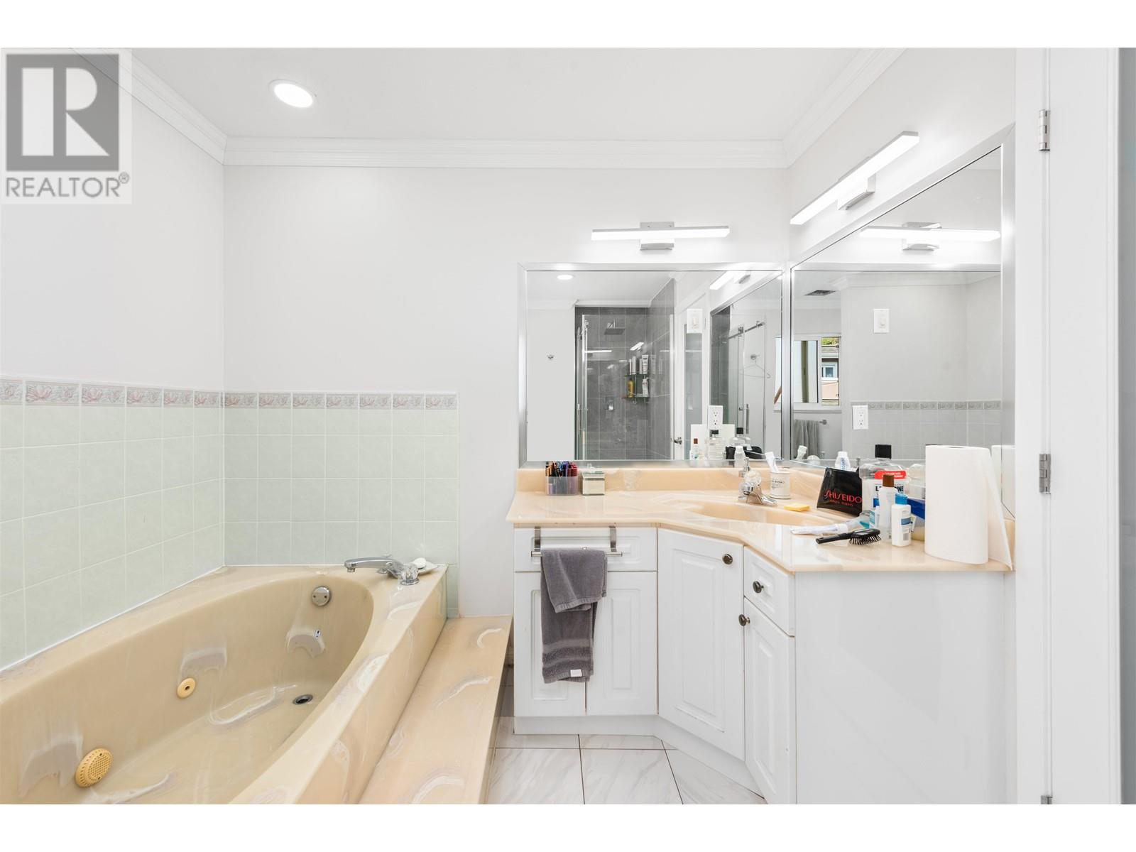 809 E 64th Avenue, Vancouver, British Columbia  V5X 2N5 - Photo 22 - R2808279