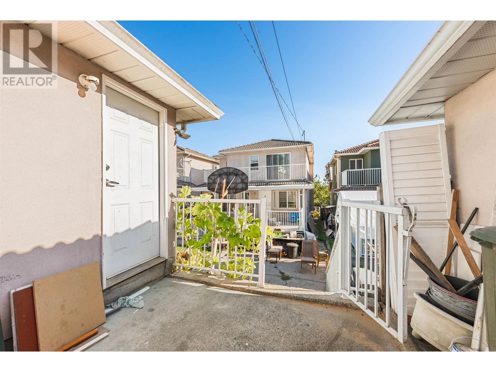 809 E 64th Avenue, Vancouver, British Columbia  V5X 2N5 - Photo 32 - R2808279