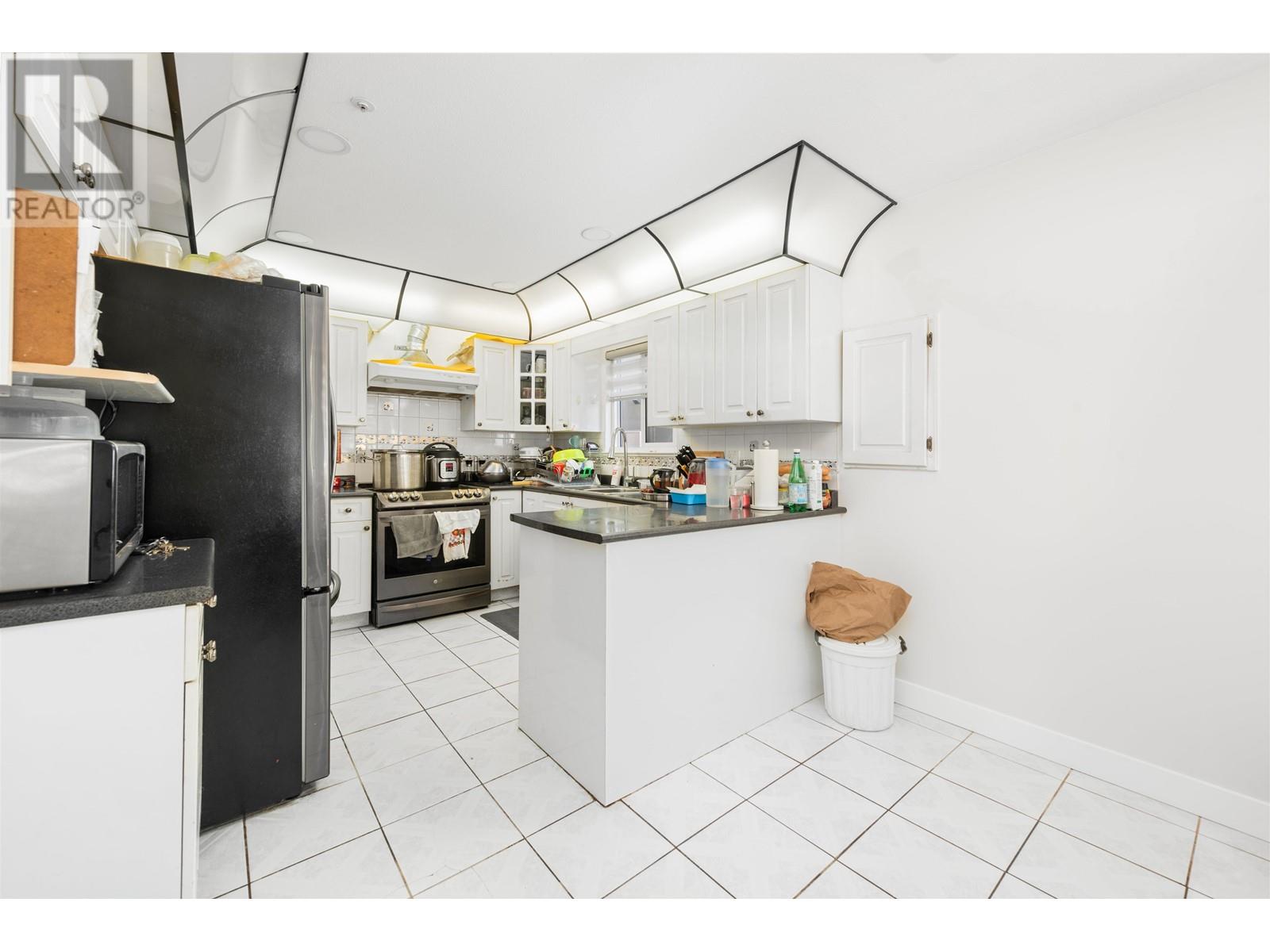 809 E 64th Avenue, Vancouver, British Columbia  V5X 2N5 - Photo 9 - R2808279