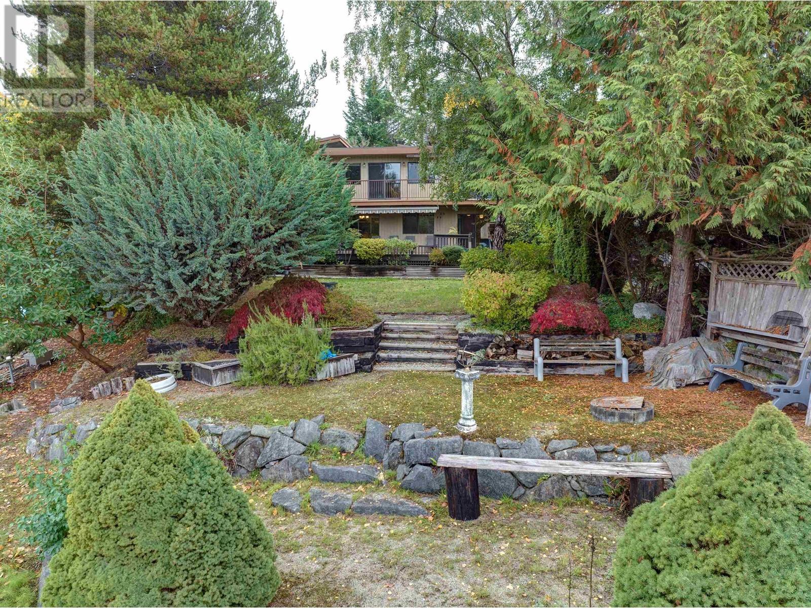 6315 Marmot Road, Sechelt, British Columbia  V7Z 0L2 - Photo 2 - R2808340
