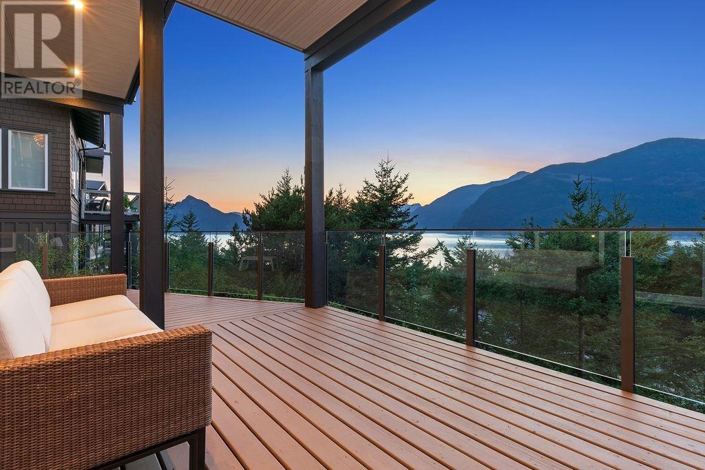 660 Ocean Crest Drive, Furry Creek, British Columbia  V0N 3Z2 - Photo 2 - R2808413