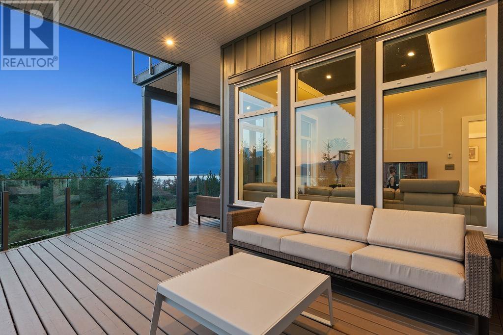 660 Ocean Crest Drive, Furry Creek, British Columbia  V0N 3Z2 - Photo 3 - R2808413