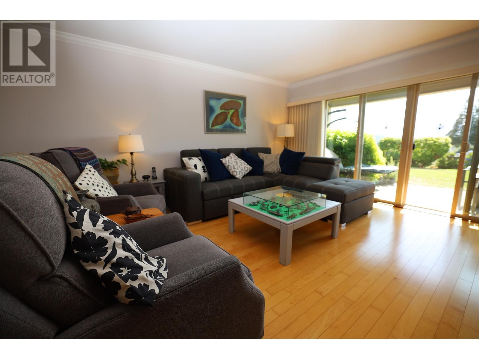 26 555 Eaglecrest Drive, Gibsons, British Columbia  V0N 1V8 - Photo 4 - R2802701