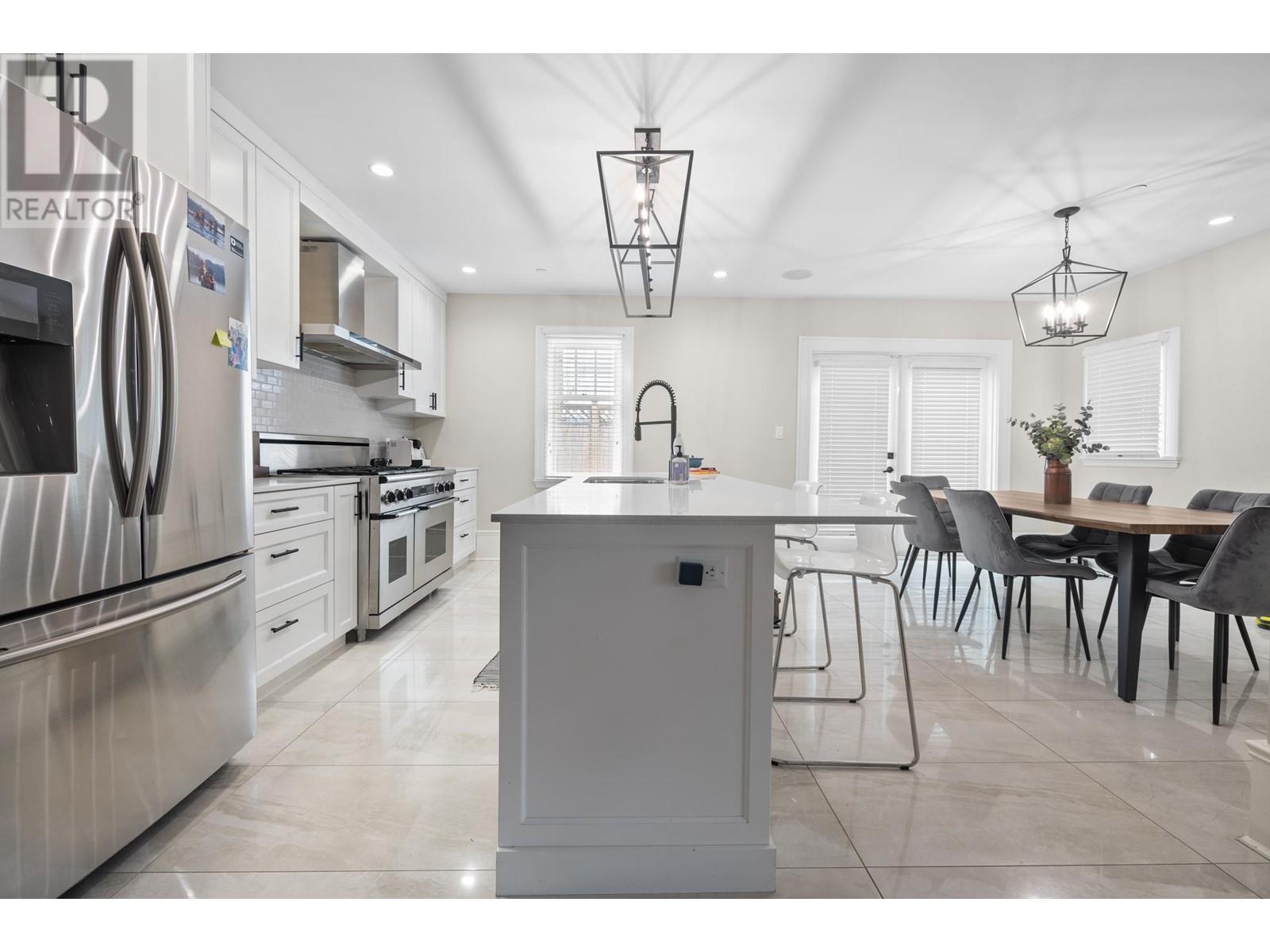 114 W Windsor Road, North Vancouver, British Columbia  V7N 2M8 - Photo 8 - R2807582