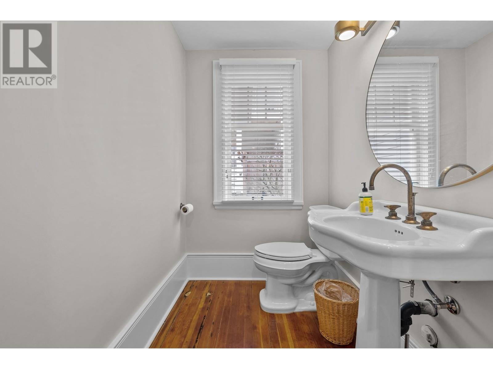 114 W Windsor Road, North Vancouver, British Columbia  V7N 2M8 - Photo 19 - R2807582
