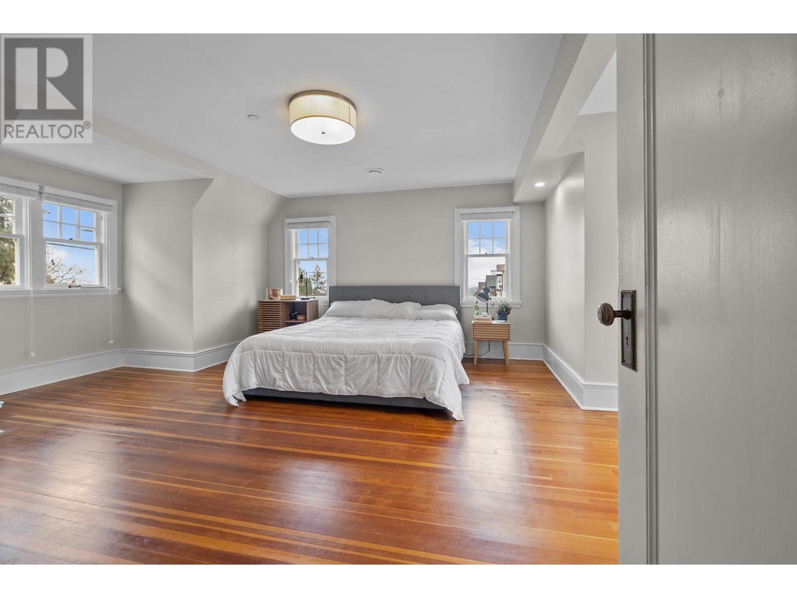 114 W Windsor Road, North Vancouver, British Columbia  V7N 2M8 - Photo 24 - R2807582