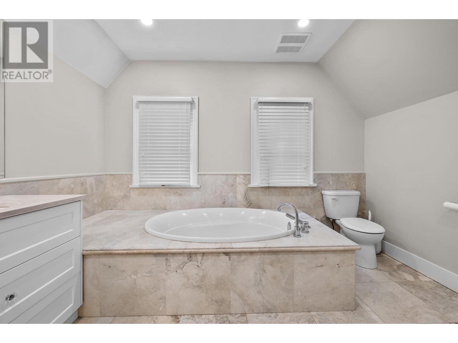 114 W Windsor Road, North Vancouver, British Columbia  V7N 2M8 - Photo 29 - R2807582