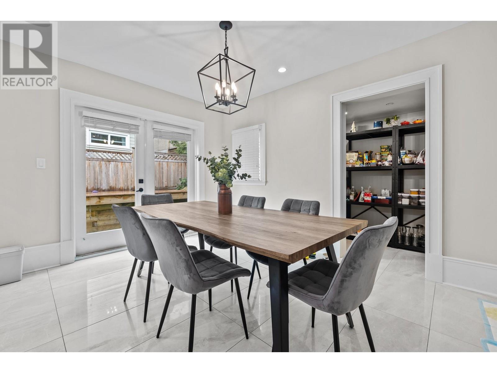 114 W Windsor Road, North Vancouver, British Columbia  V7N 2M8 - Photo 12 - R2807582
