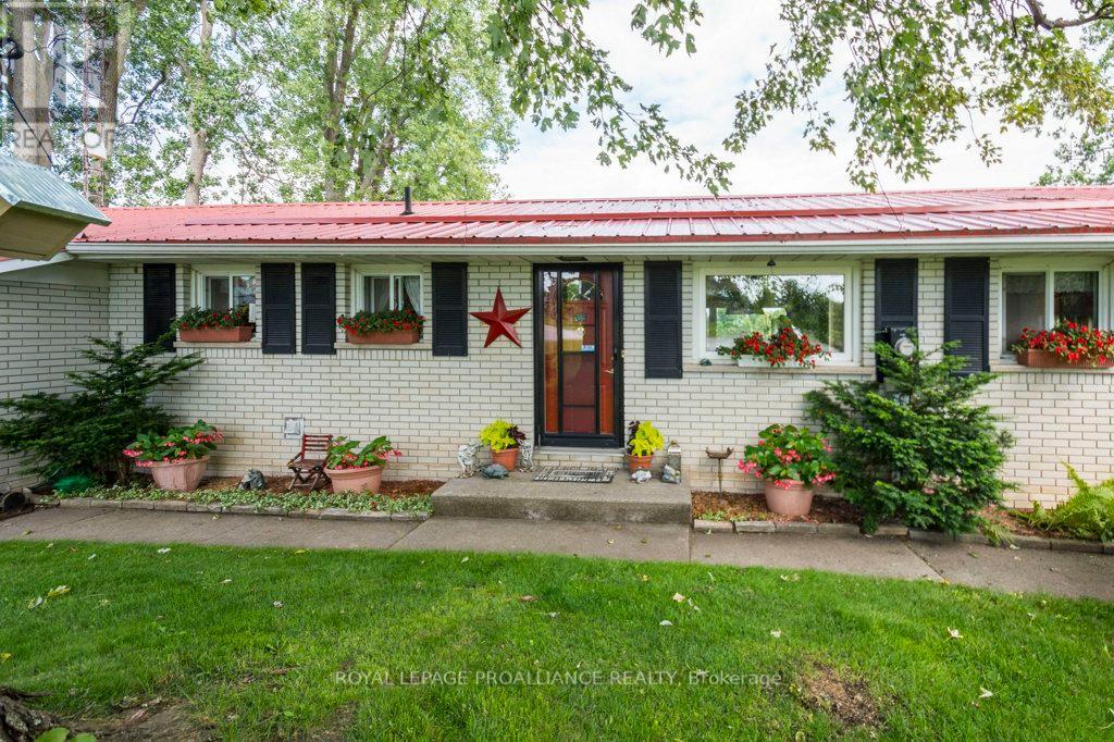 2224 County Road 17, Prince Edward County, Ontario  K0K 2P0 - Photo 2 - X6729534