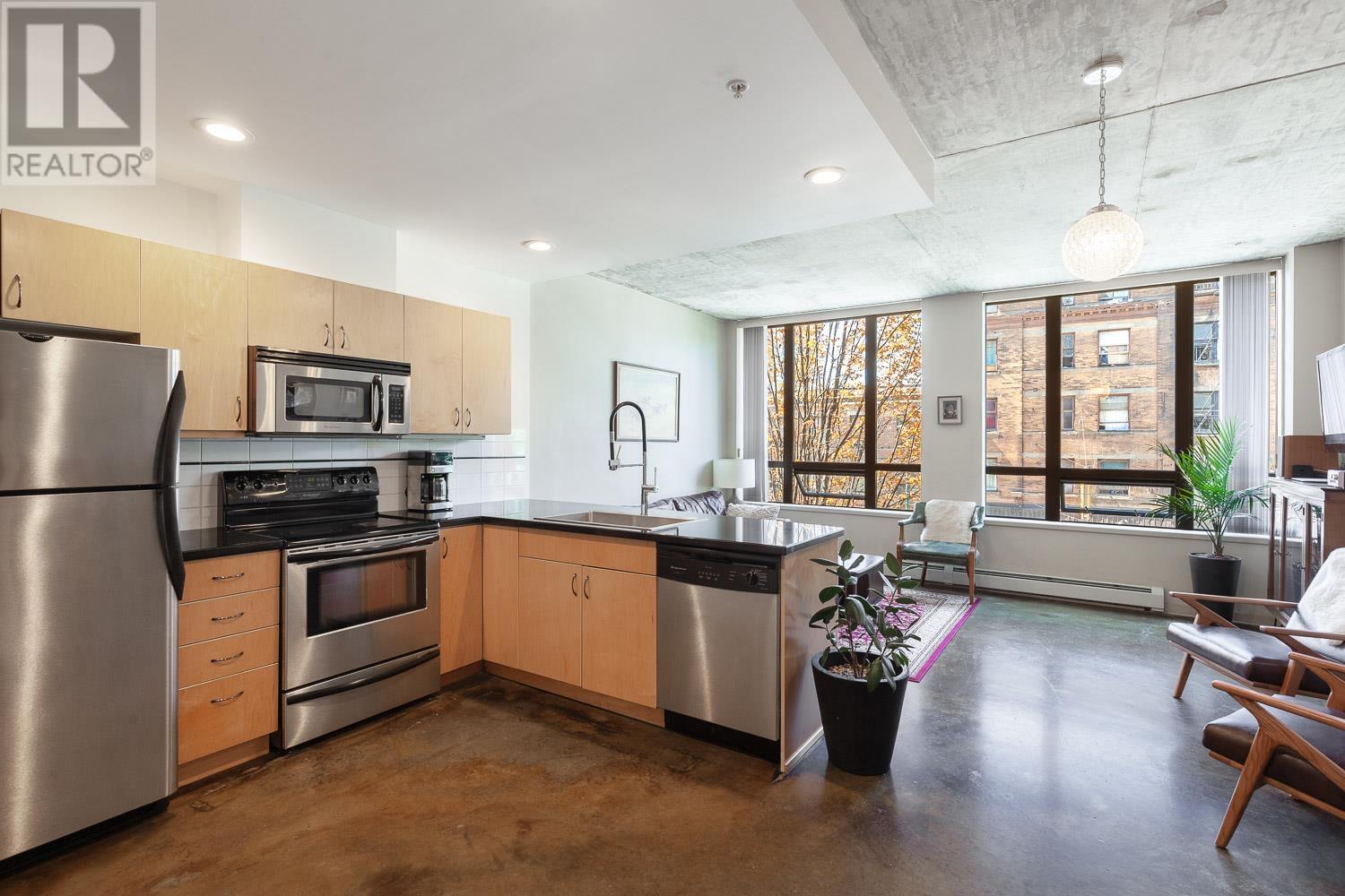 301 919 Station Street, Vancouver, British Columbia  V6A 4L9 - Photo 2 - R2808449